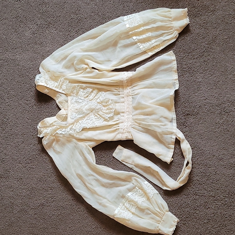 Linen lace blouse